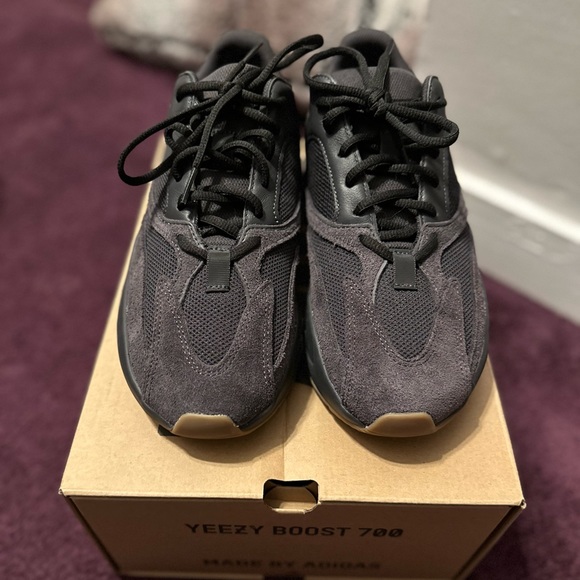 Yeezy Boost 700 “2019” - Picture 3 of 10